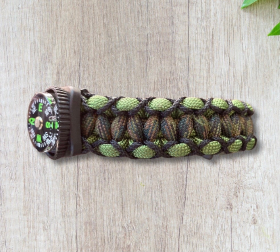 Outdoor Paracord Survival Bracelet