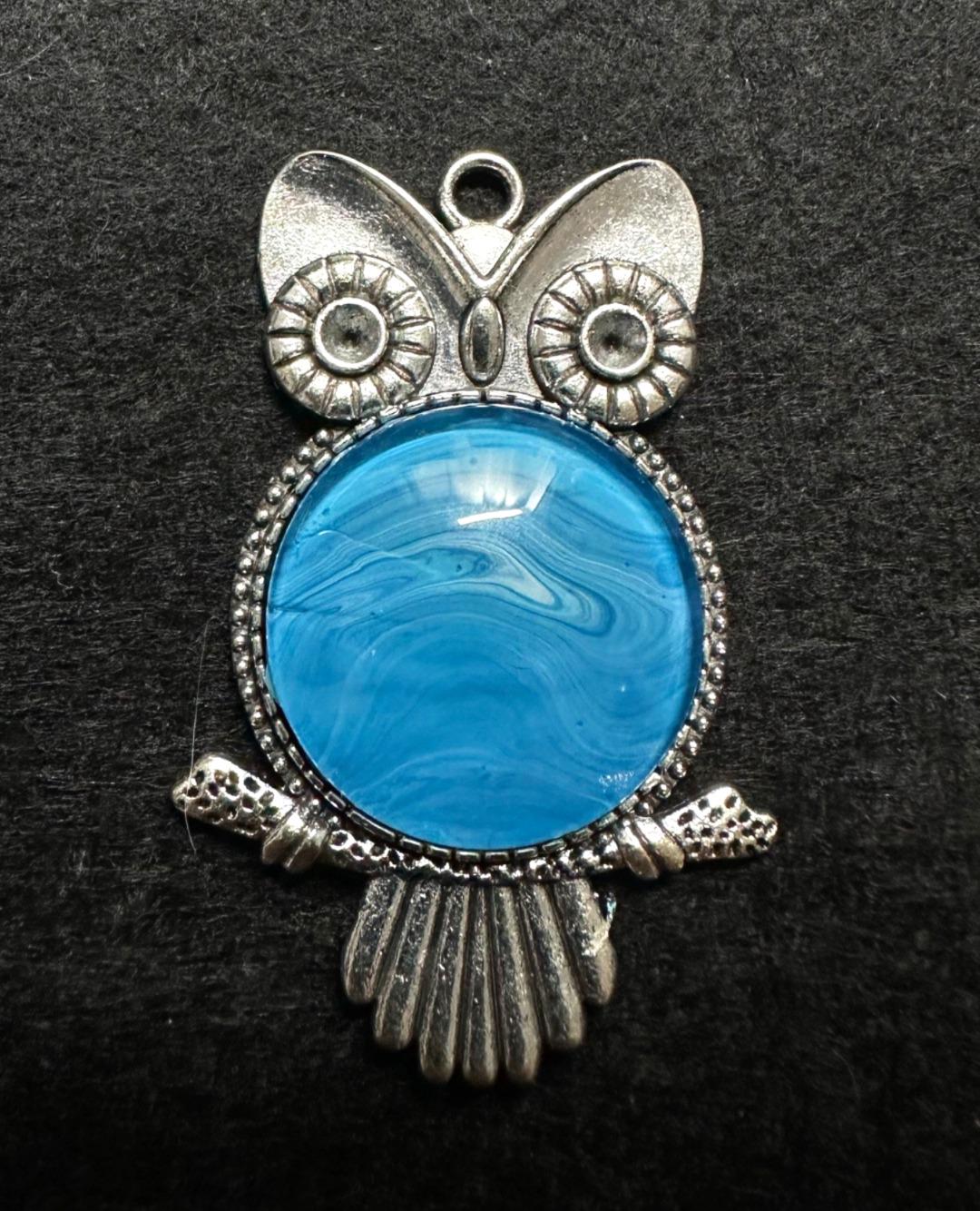 Owl Acrylic Pour Pendant, No. C020