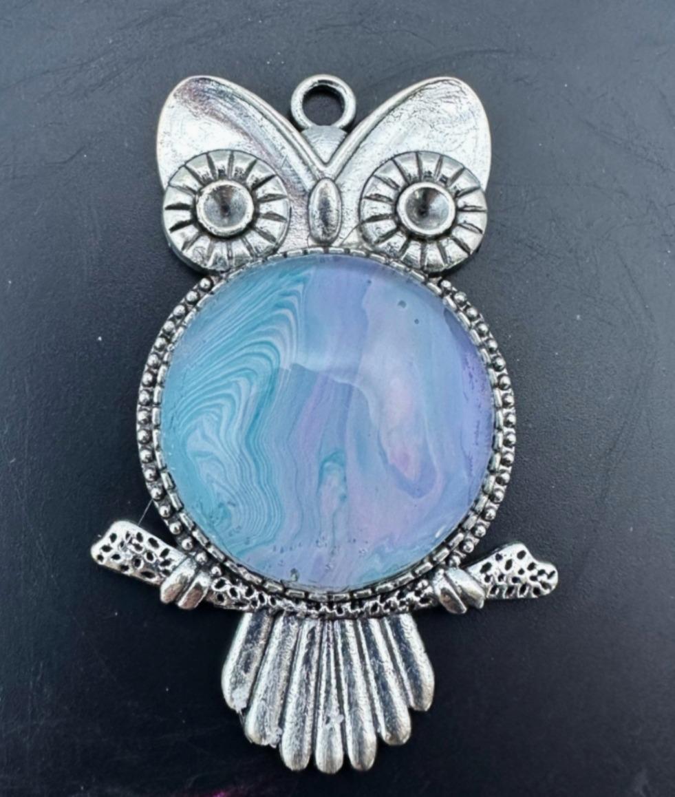 Owl Acrylic Pour Pendant, No. C022